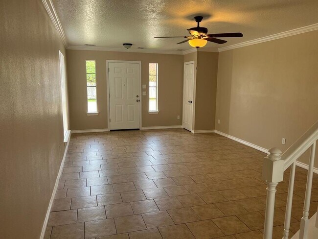 Building Photo - 8003 Catalpa St