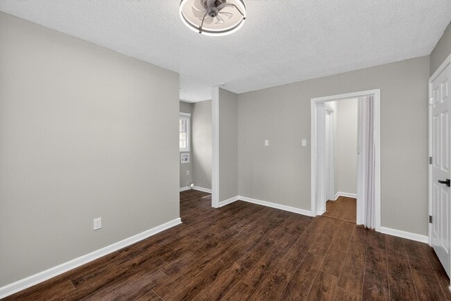 Building Photo - 1994 Brynell Dr