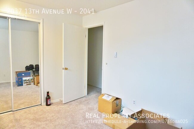 Building Photo - 2037 13th Ave W