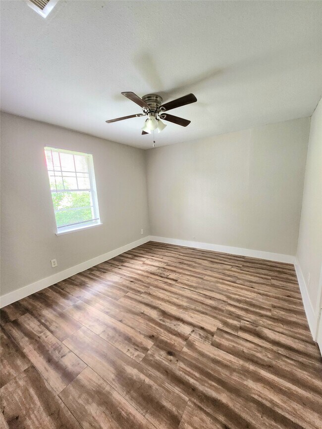 Building Photo - 9110 Kentshire Dr