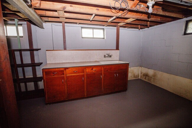 Building Photo - 3428 Beaumont Dr