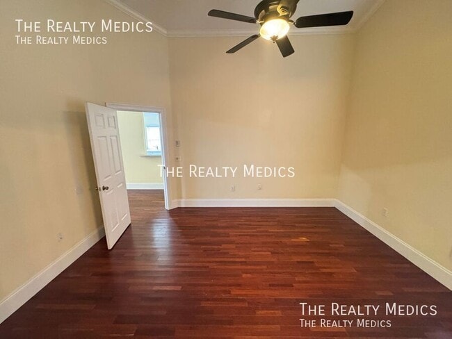 Building Photo - 2719 Crane's Cove Dr