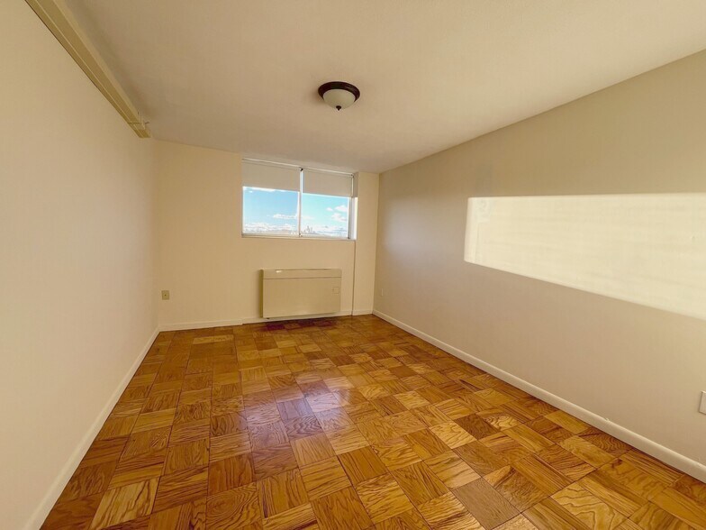 Building Photo - 57 Monmouth St