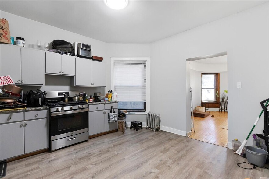 Building Photo - 5018 S Blackstone Ave