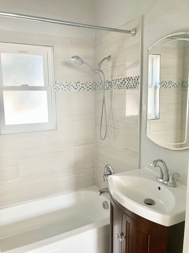 Building Photo - Charming Pet Friendly Home in Normal Heights