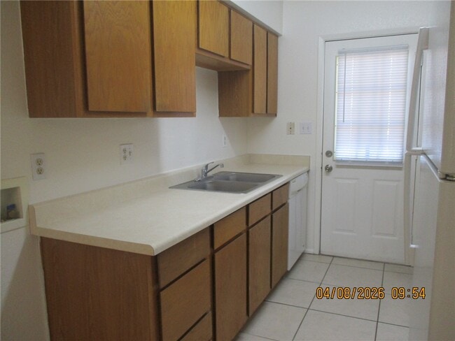 Building Photo - 2801 Colibri Courte