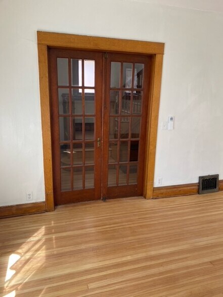 French doors to main room - 2918 N Gaylord St