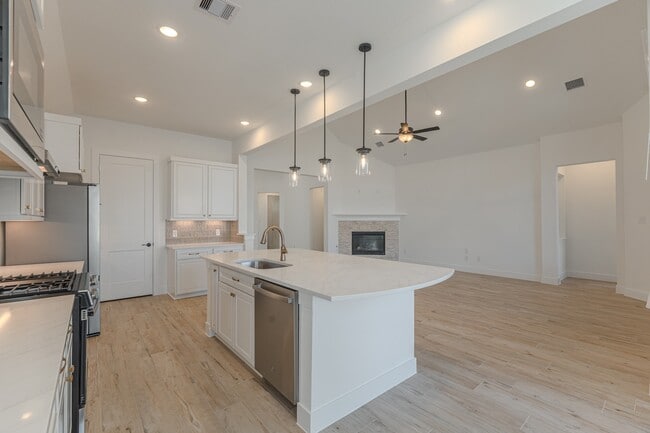 Building Photo - 9721 Roaring River Fls Ln