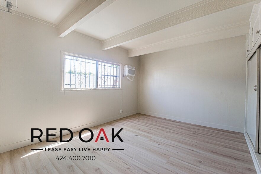 Building Photo - 7521 S Crenshaw Blvd