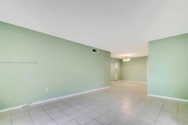 Building Photo - 1205 Mariposa Ave