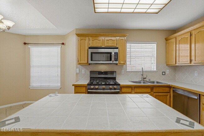 Building Photo - 12604 Gilded Sun Dr