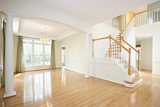 Building Photo - Spacious Foxcroft Home With Fenced Yard