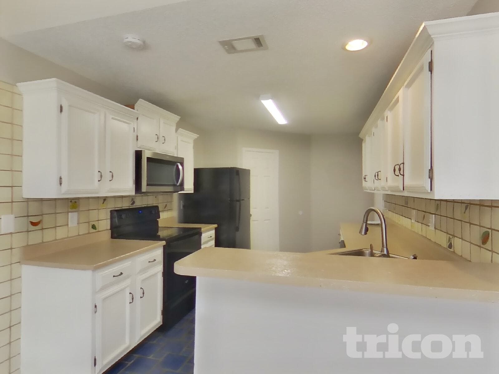 Building Photo - 9302 Points Edge