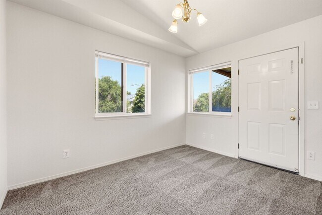 Building Photo - 3442abcd