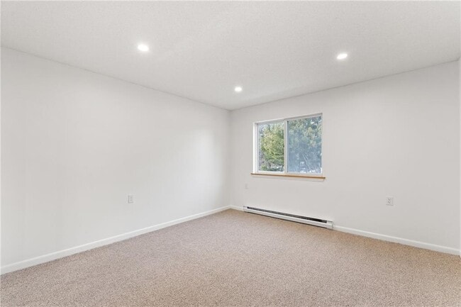 Building Photo - 30 Argyle Ave