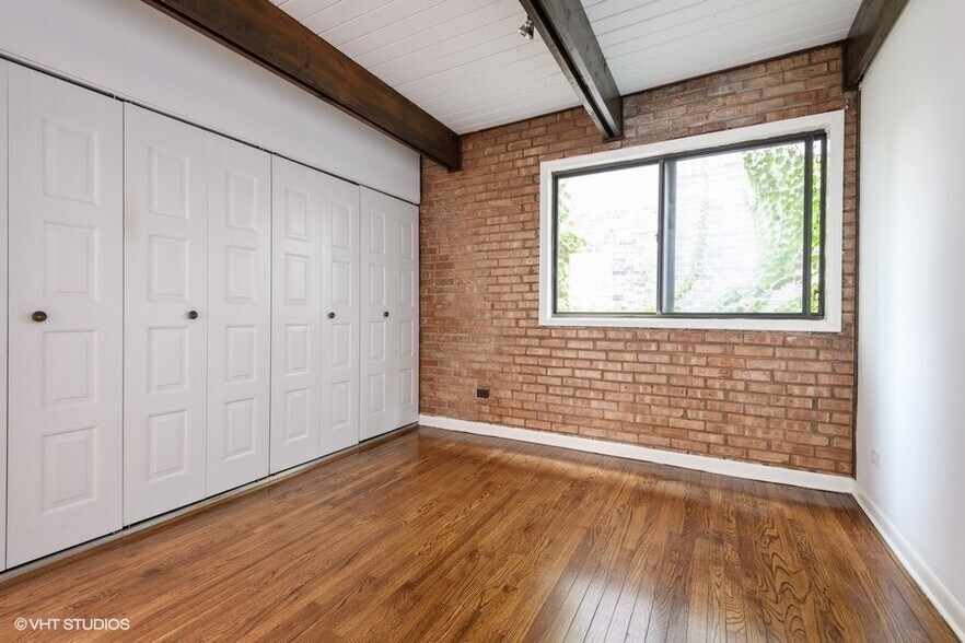 Building Photo - 1257 W Belden Ave