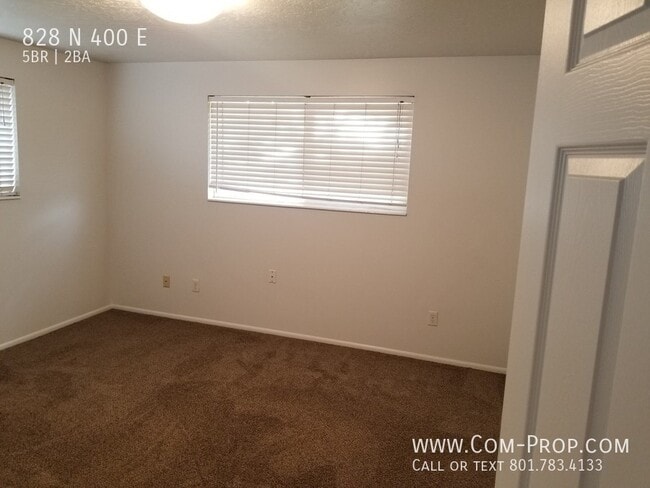 Building Photo - 828 400 E