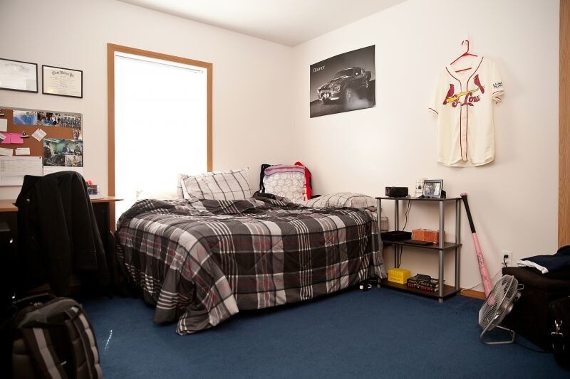 Building Photo - 924 N Frink St