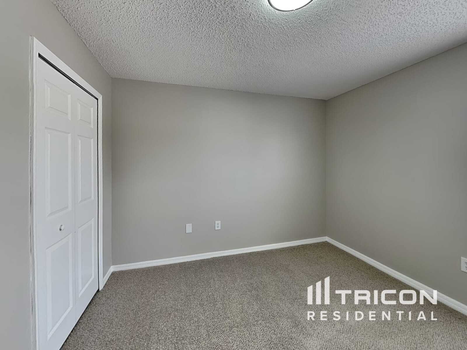 Building Photo - 12610 Lake Vista Dr