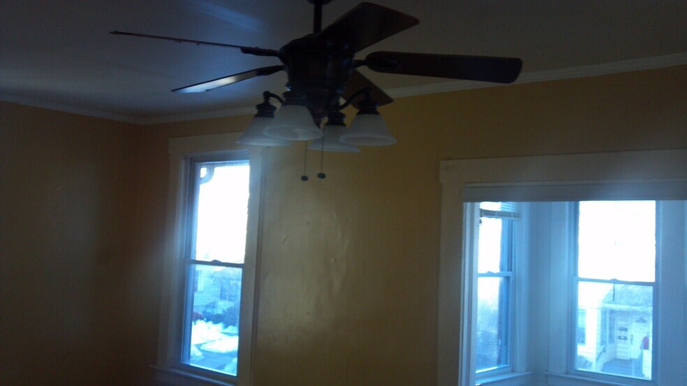 Building Photo - 220 Ward Pl