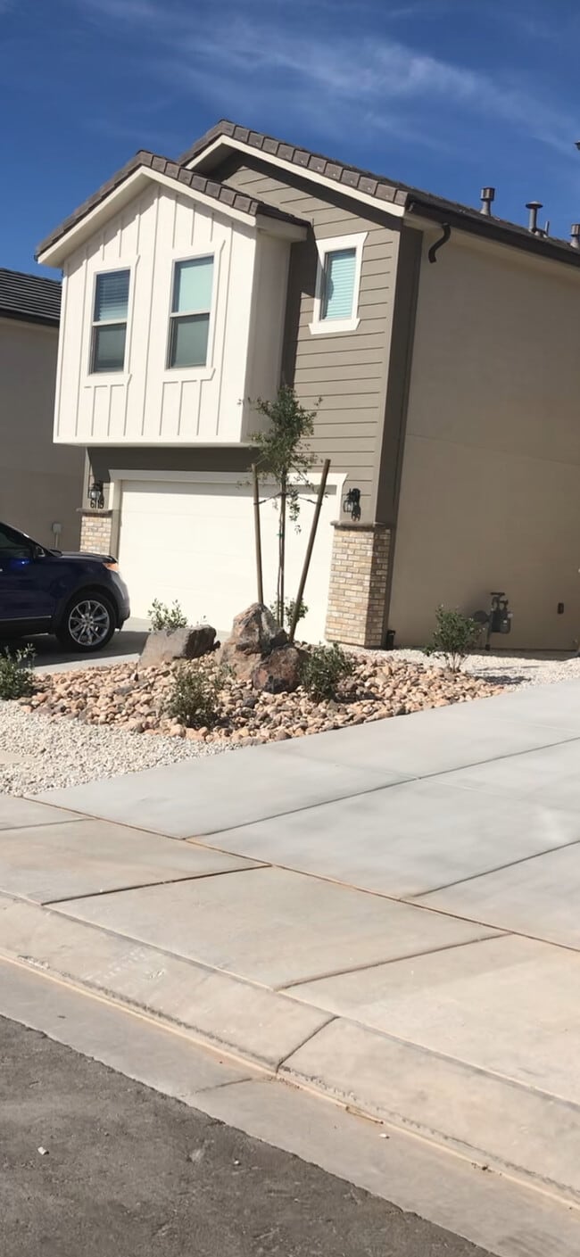 Front of House - 6119 S Zelda Dr