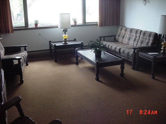 Building Photo - Hillcrest Manor Apartments