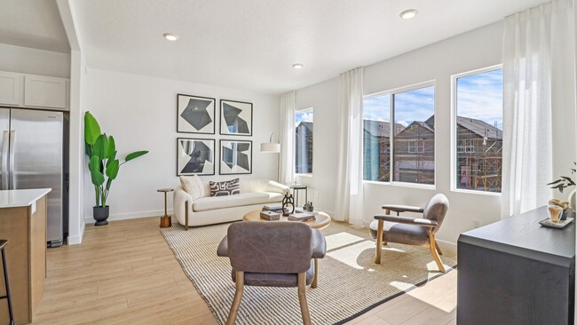 Building Photo - 513 E Levengrove Dr