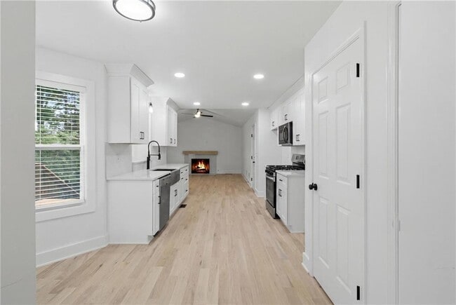 Building Photo - 230 Pinebridge Ct