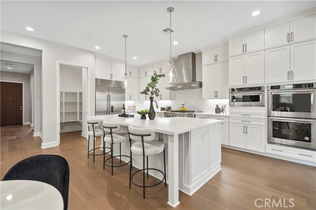 Building Photo - 370 Sawbuck