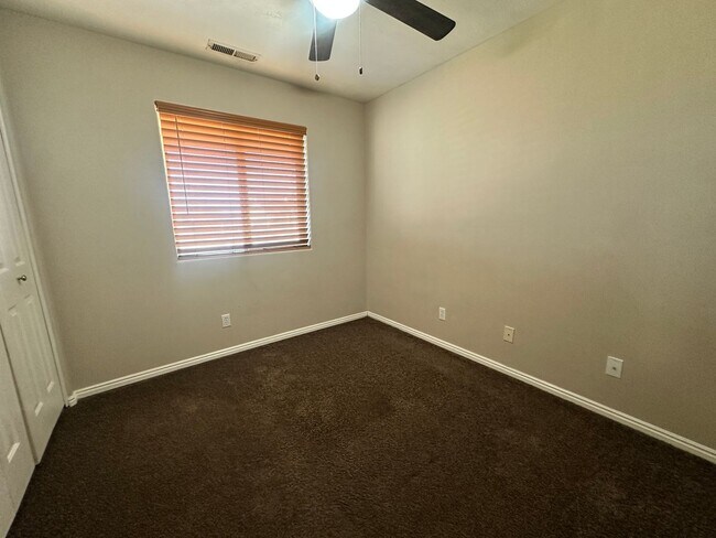 Building Photo - Move-In Bonus!!! 3 bedroom - 2 bath - located in Enoch