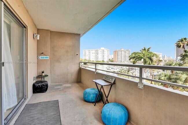 Building Photo - 1965 S Ocean Dr