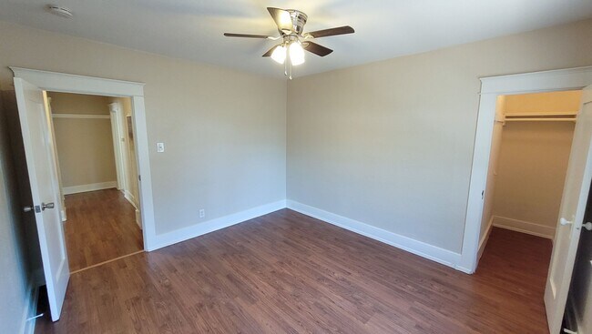 Building Photo - Vacancy at Whittier Duplex!