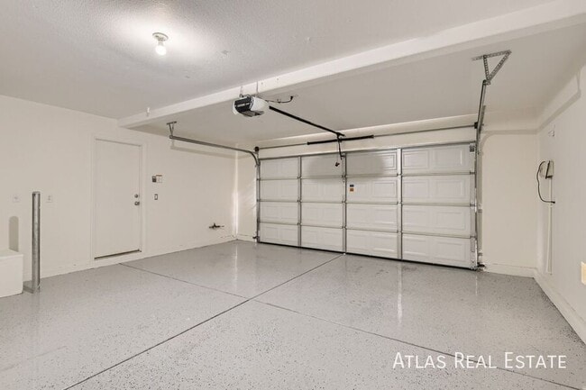 Building Photo - 5821 Alisa Roberts St