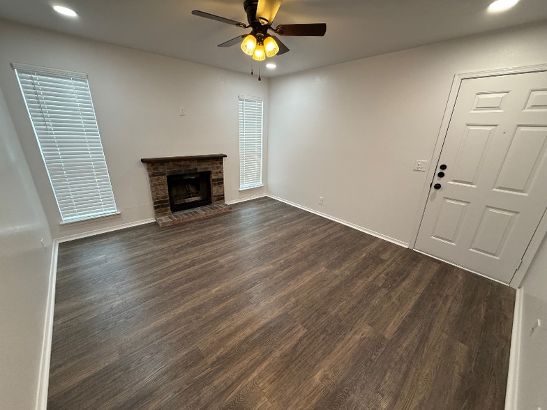 Building Photo - 4507 Coronado Ave