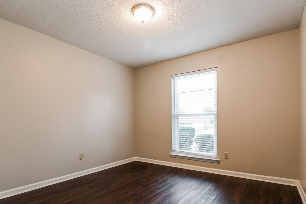 Building Photo - 105 Norma Carol Cove