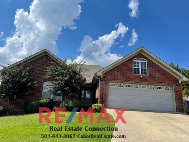 Building Photo - Sorry No Smoking and Pets Permitted with R...