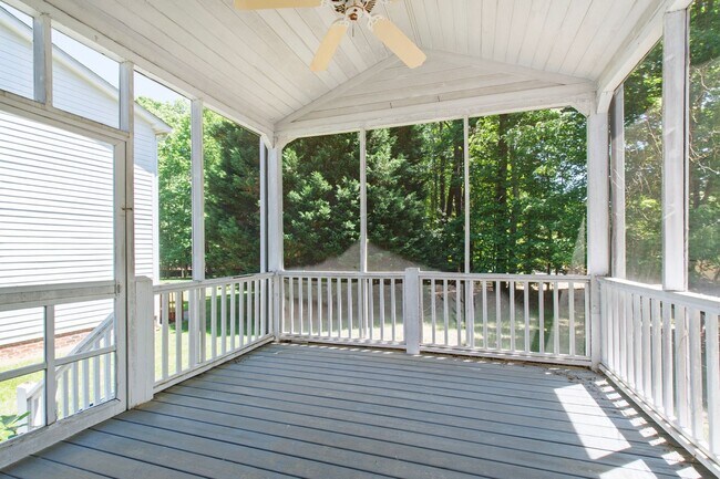 Building Photo - Move-In Ready Gem in Sought-After Dover Ridge!