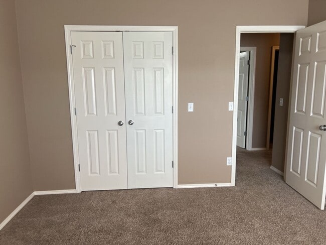 Building Photo - Welcome to this stunning 3-bedroom, 2-bathroom home located in the desirable Broken Arrow, OK.