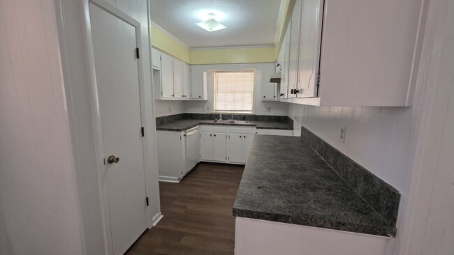 Building Photo - Updated 3-Bedroom Home with Open Layout and Large Backyard