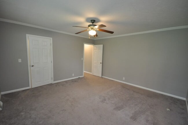 Building Photo - 3 Bedroom 2 bath in West Paducah