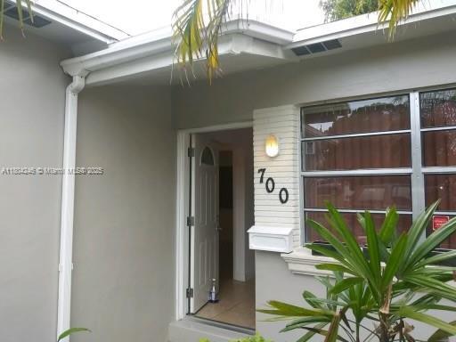 Building Photo - 700 SW 5th Ct