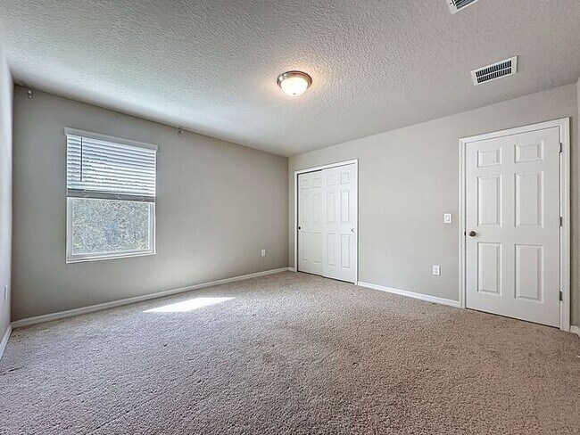 Building Photo - Wonderful like new and pet friendly home in Winter Haven