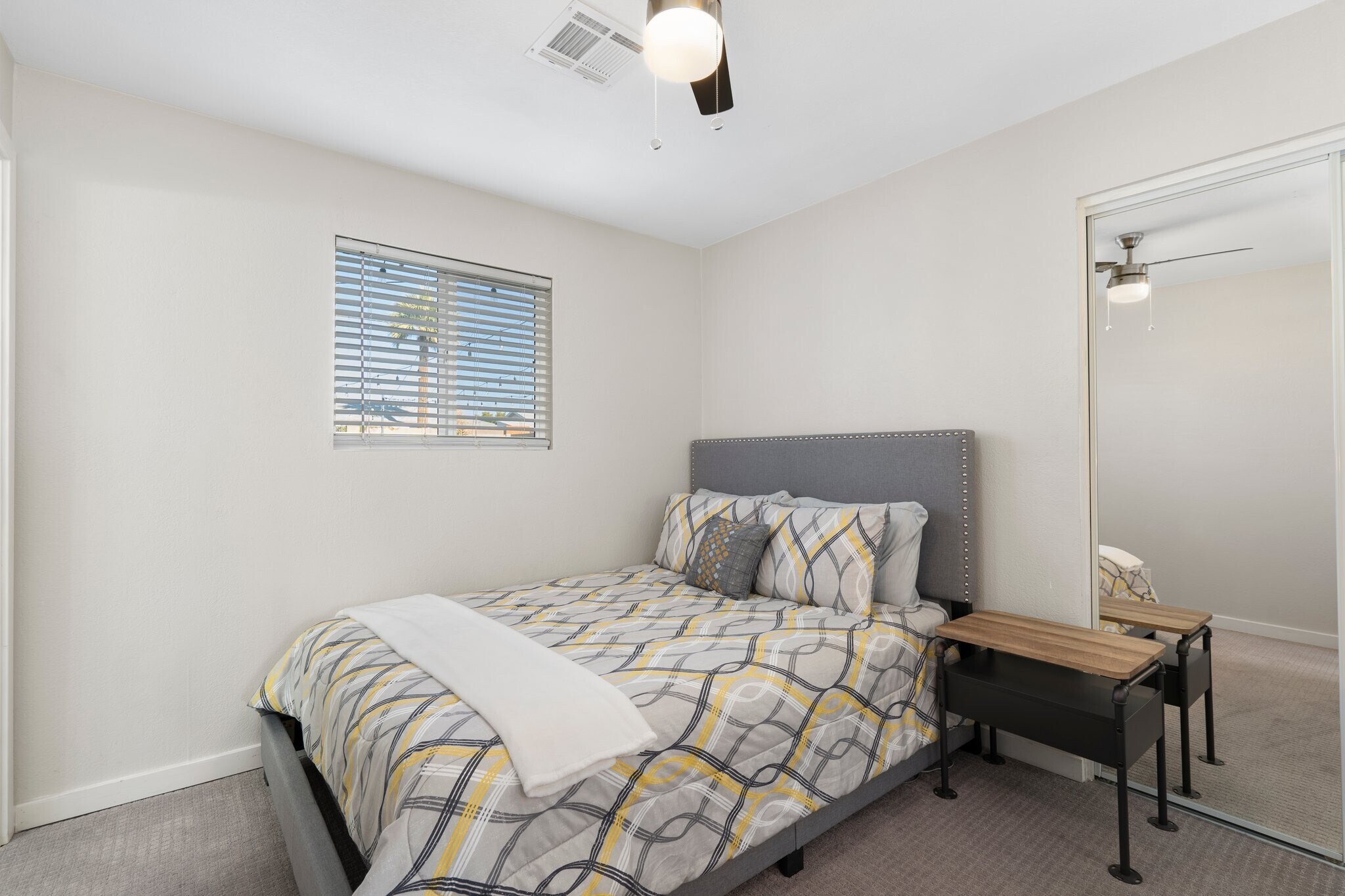 Building Photo - 7902 E Latham St