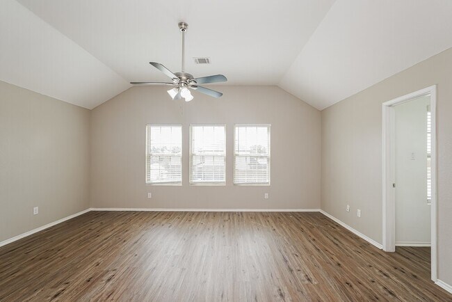 Building Photo - 8005 Wayside Village Way
