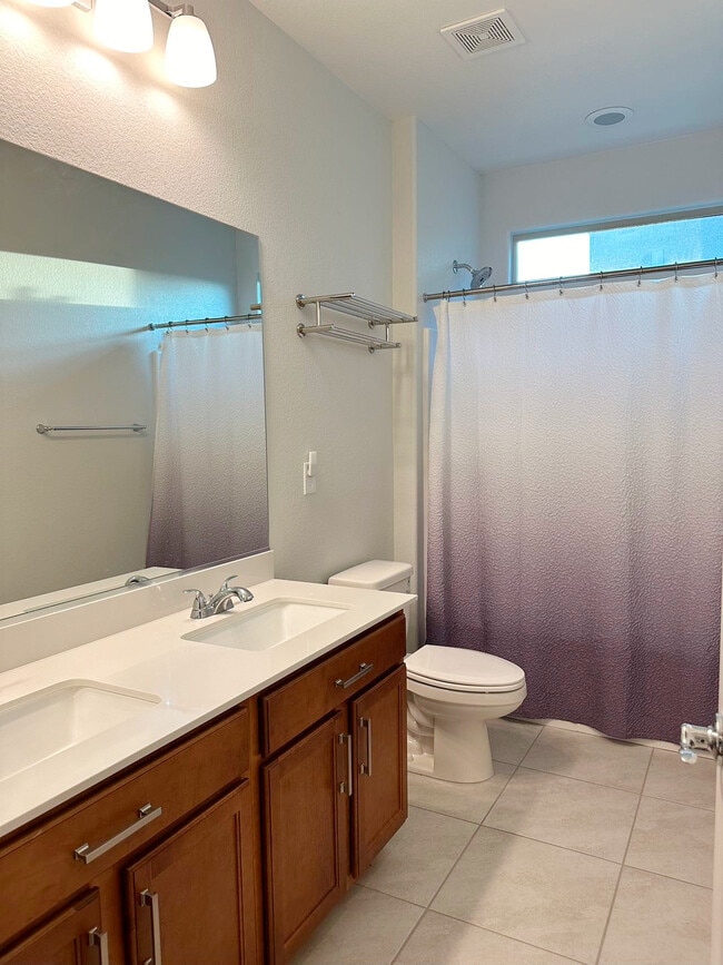 Building Photo - 11585 Salt Creek Ave