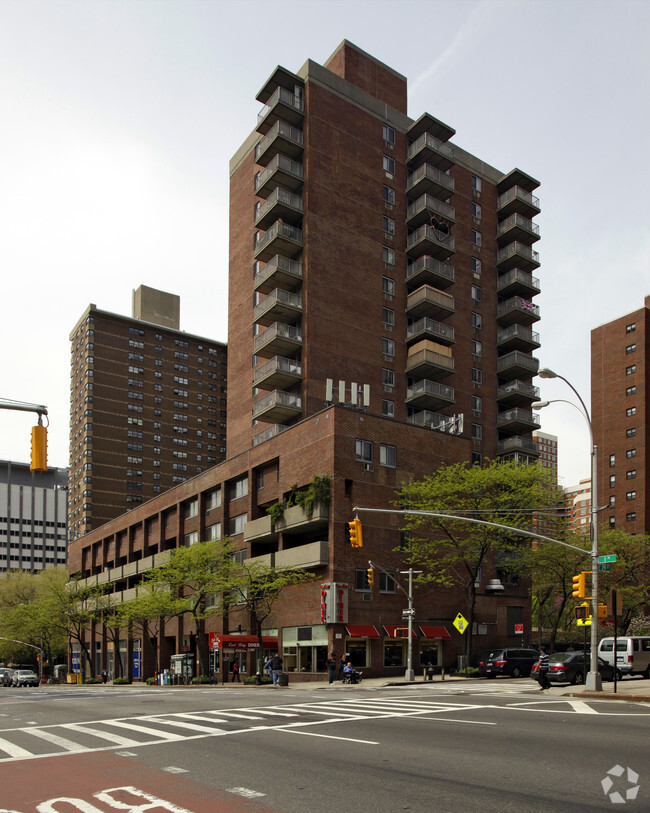 Primary Photo - Henry Phipps Plaza