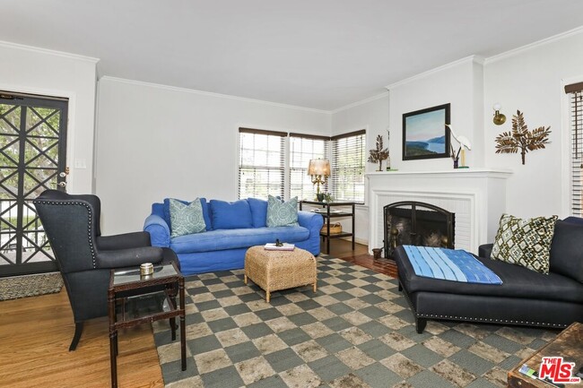 Building Photo - 1512 Angelus Ave