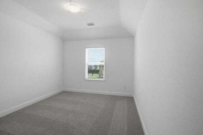 Building Photo - 2911 Hanscom St