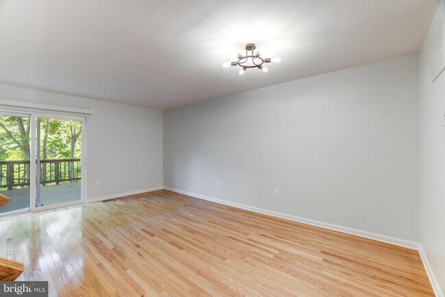 Building Photo - 1883 Inglebrook Dr
