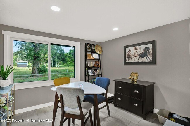 Building Photo - 18321 Edgewood Dr